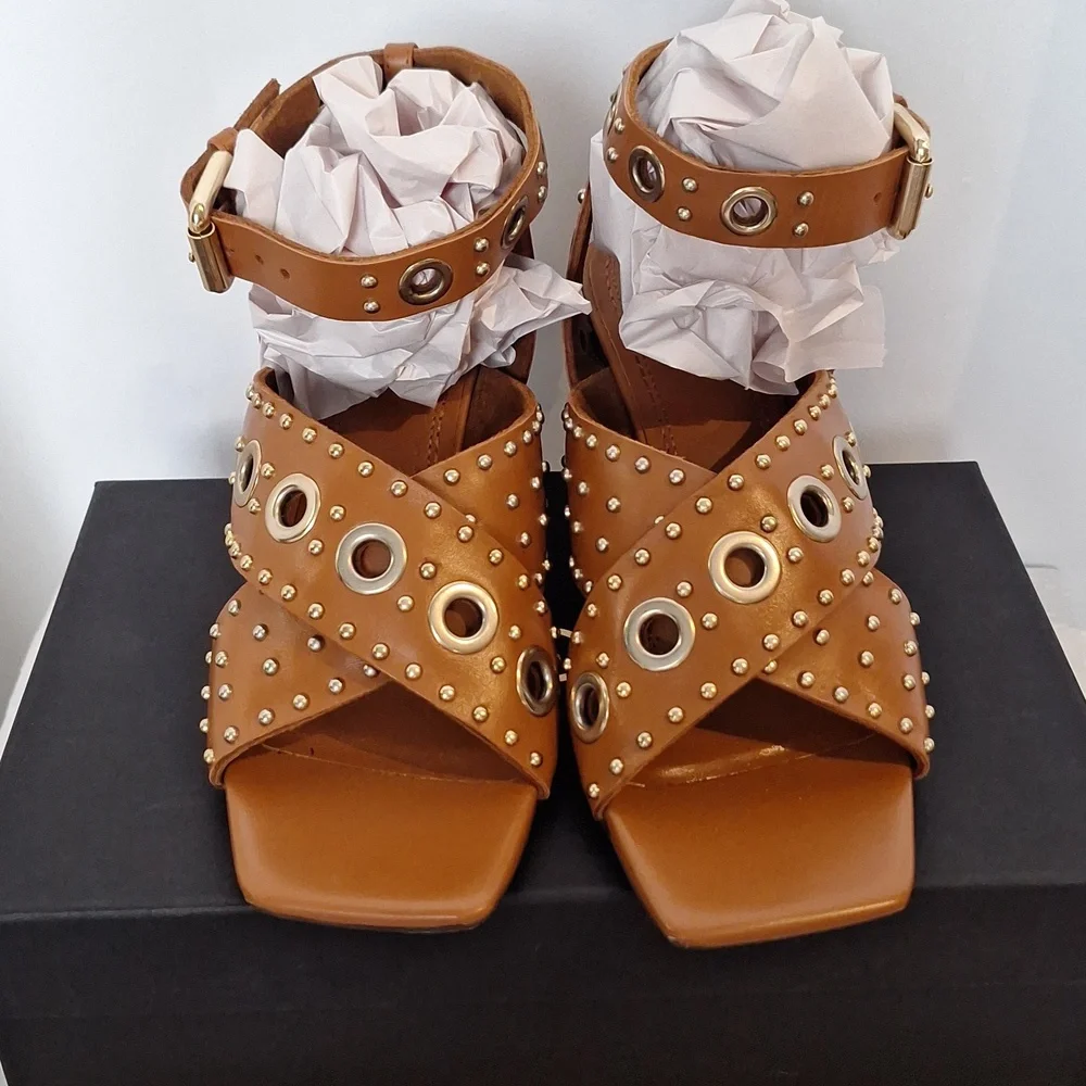 mage chic camel